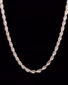 Q 5,000.00 largo 55cm 3mm 10k